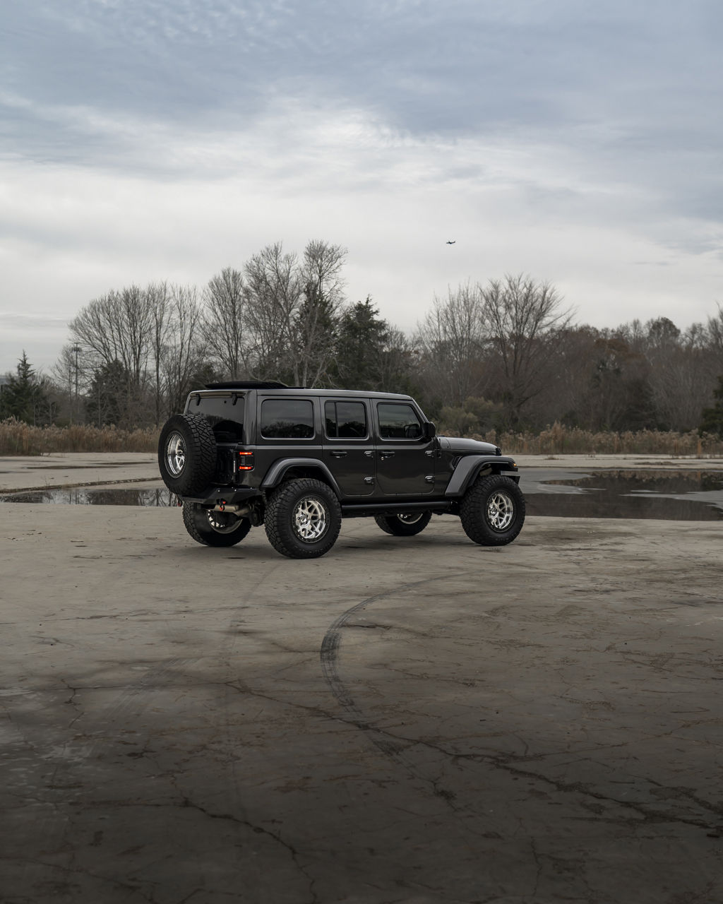 2019 Jeep Wrangler - KMC GRENADE CRAWL BEADLOCK - Machined | KMC